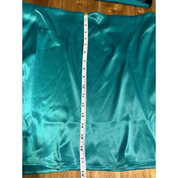 Emerald Green Tie Front Crop Top Skirt Set 2XL - Picture 14 of 14